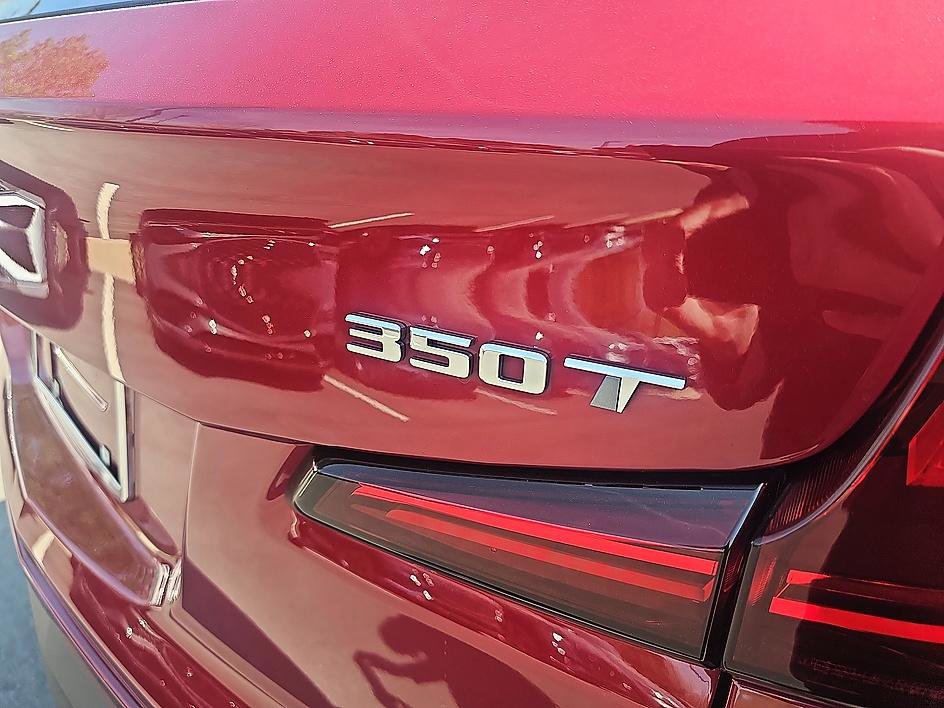 Used 2020 Cadillac XT4 Premium Luxury w/ Enhanced Visibility Package image 9