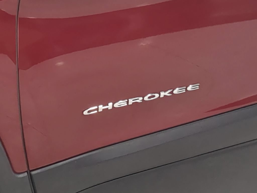 Used 2019 Jeep Cherokee Limited AWD/4WD image 16