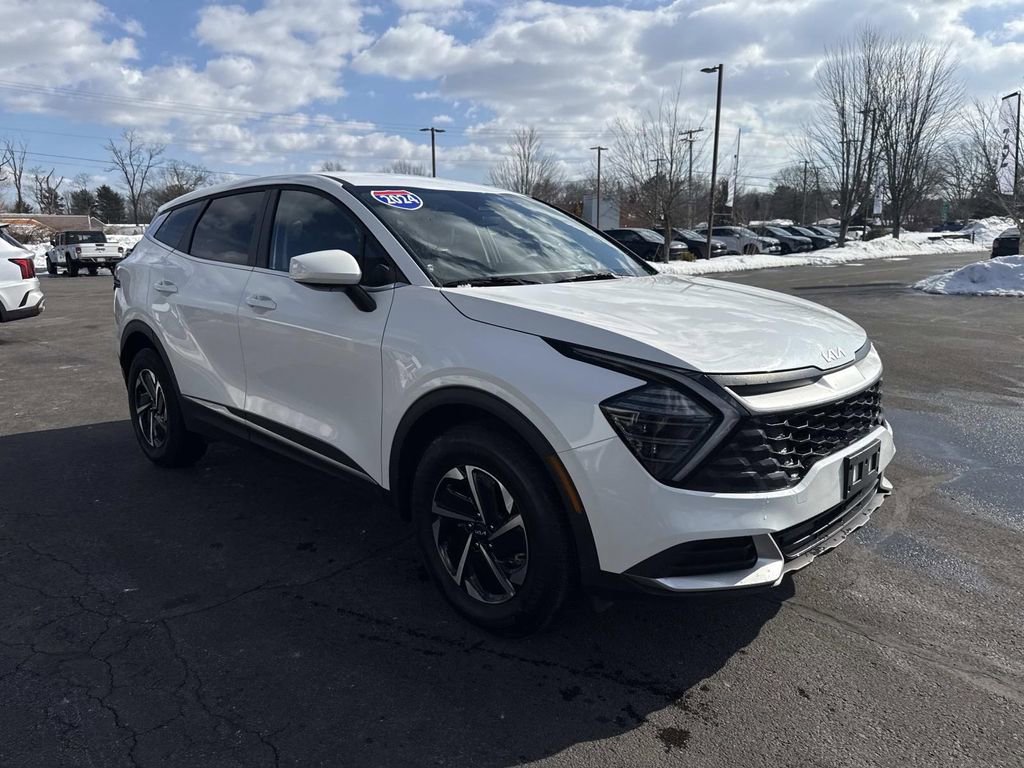 Used 2024 Kia Sportage LX image 10