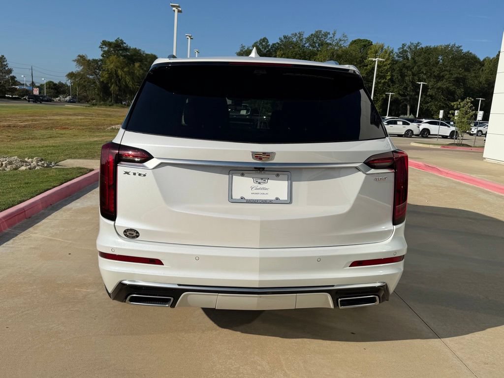 Used 2025 Cadillac XT6 Premium Luxury w/ Technology Package FWD image 4