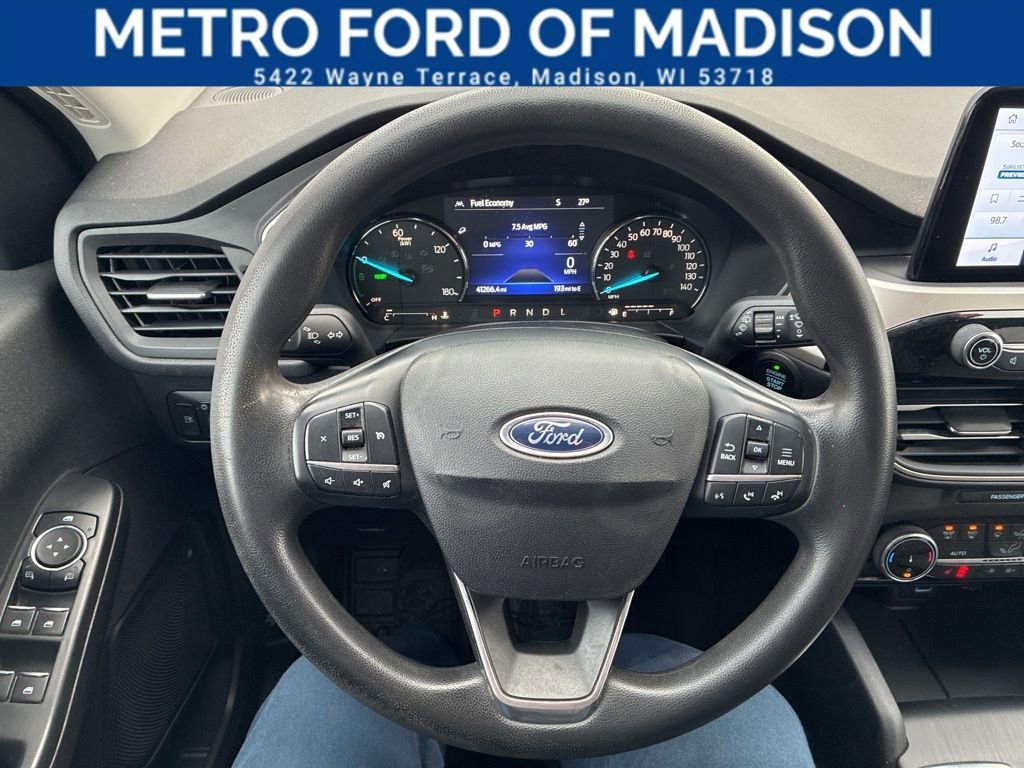 Used 2022 Ford Escape SE image 24