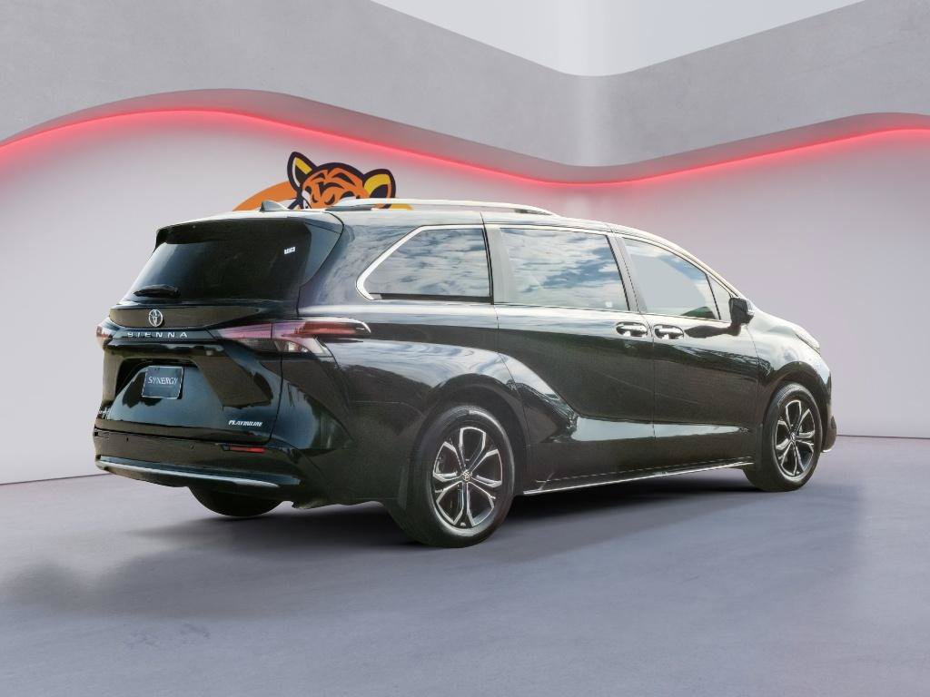 Used 2025 Toyota Sienna Platinum AWD/4WD image 5