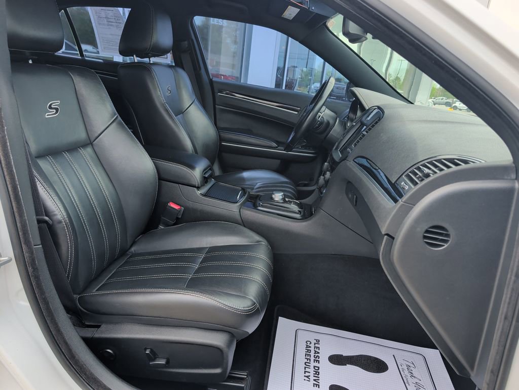 Used 2019 Chrysler 300 S RWD image 21