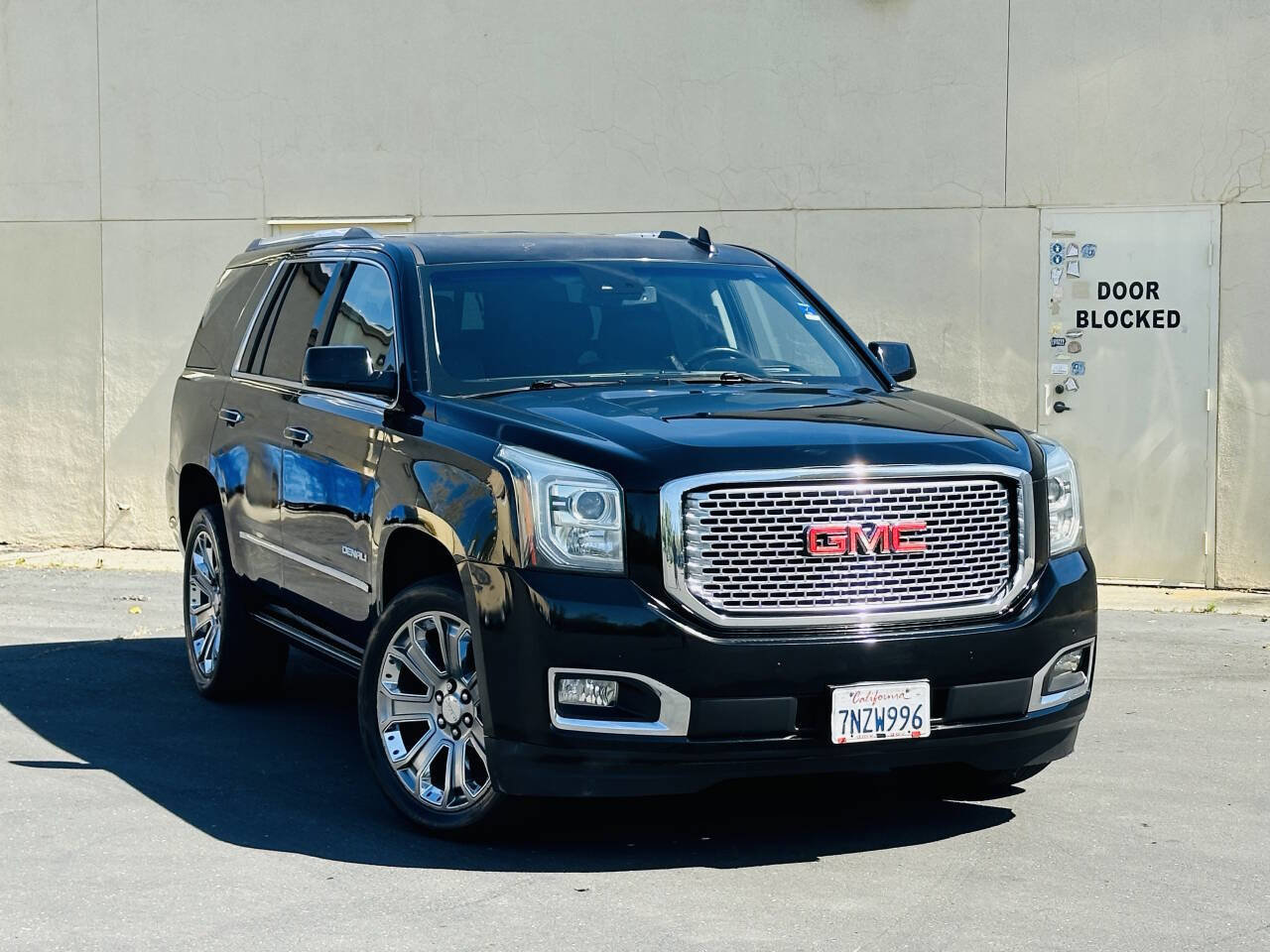 Used 2015 GMC Yukon Denali w/ Premium Package image 1