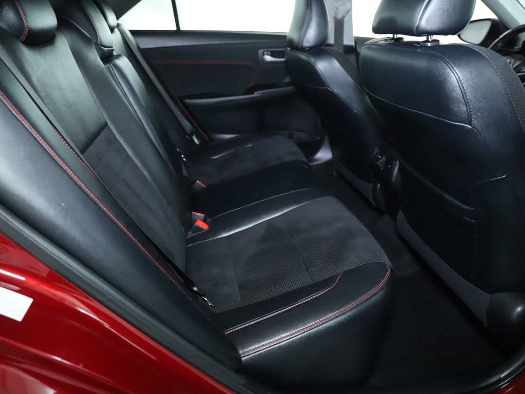 Used 2015 Toyota Camry XSE image 32