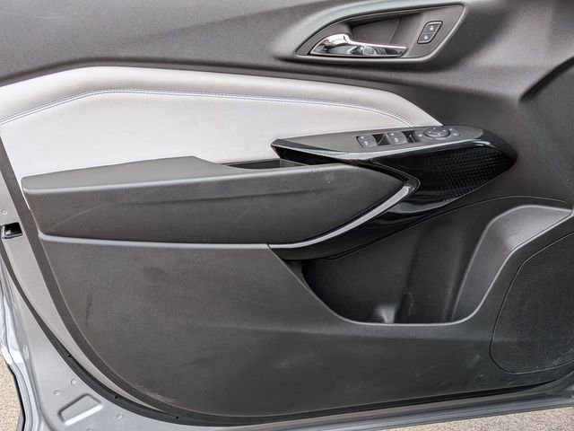 Used 2025 Chevrolet Trax LT w/ LT Convenience Package image 14