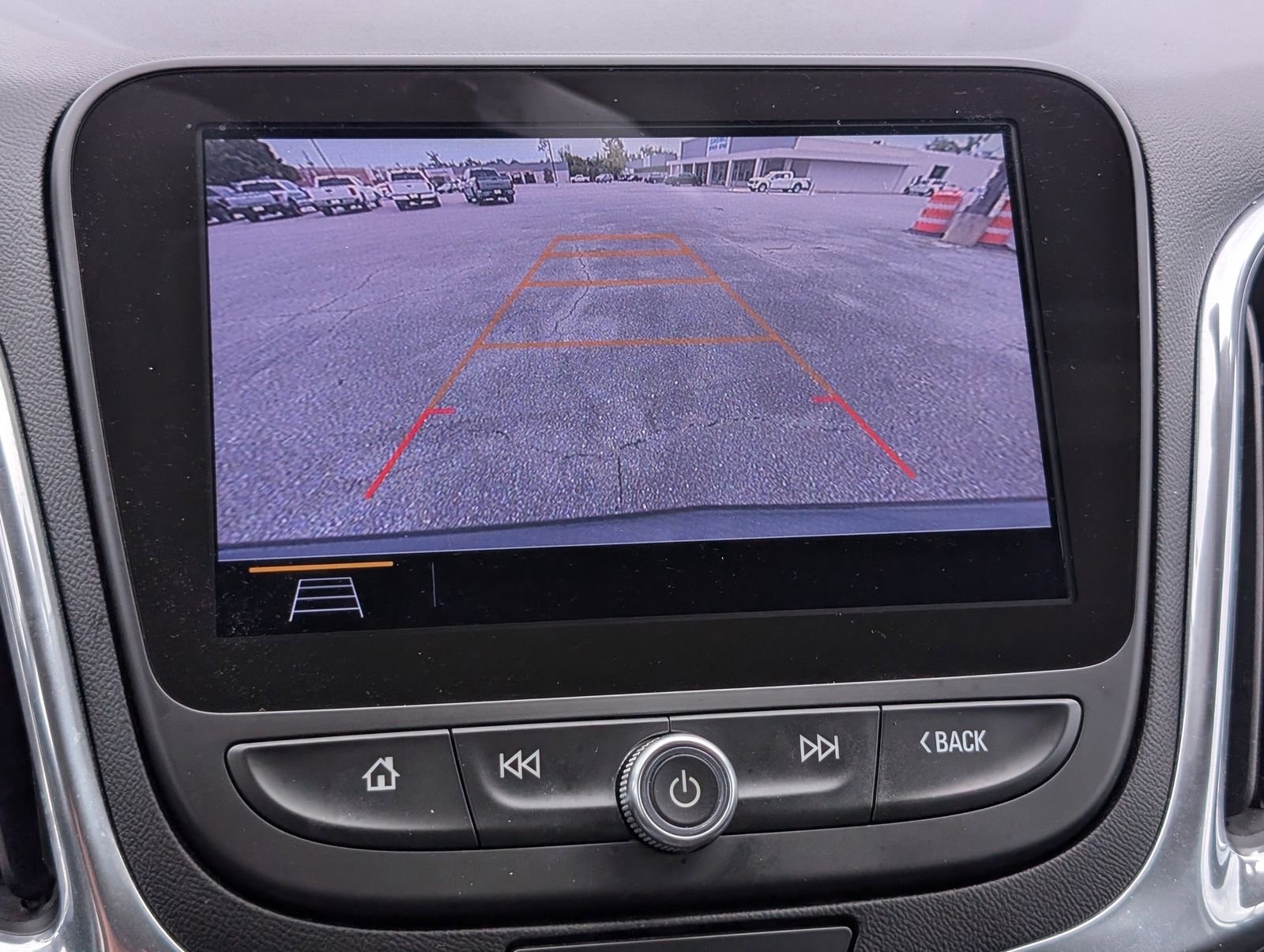 Used 2020 Chevrolet Equinox LT FWD image 19