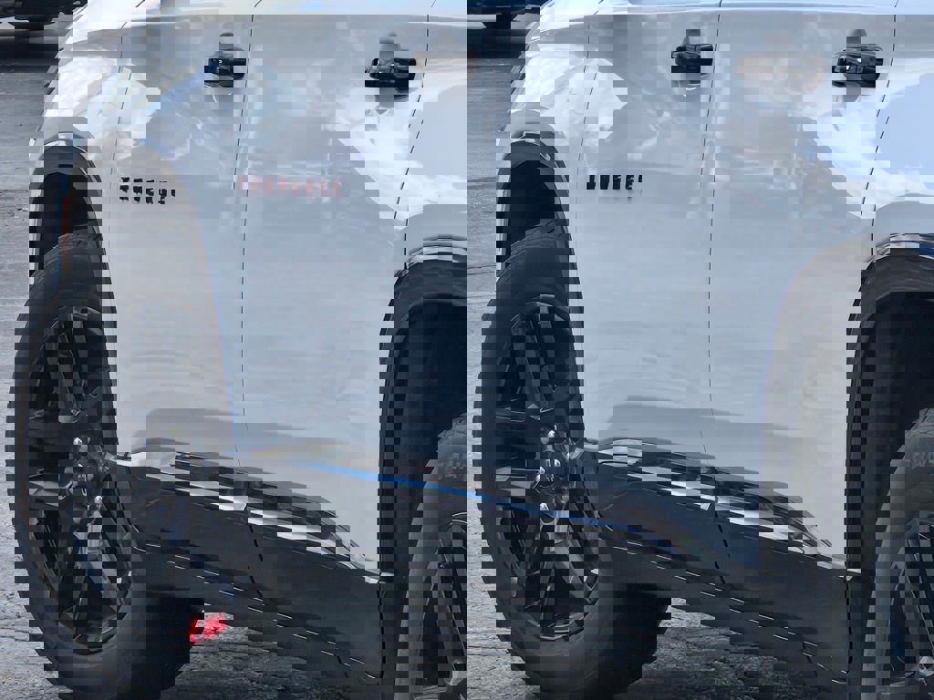 Used 2023 Chevrolet Traverse Premier w/ Redline Edition image 19