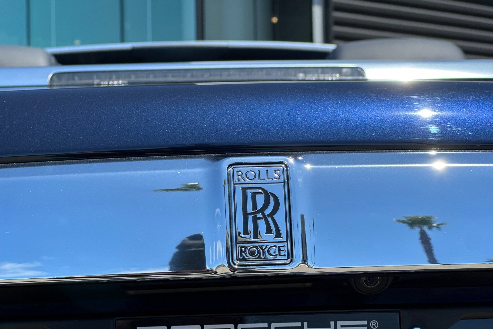 Used 2019 Rolls-Royce Dawn RWD image 37