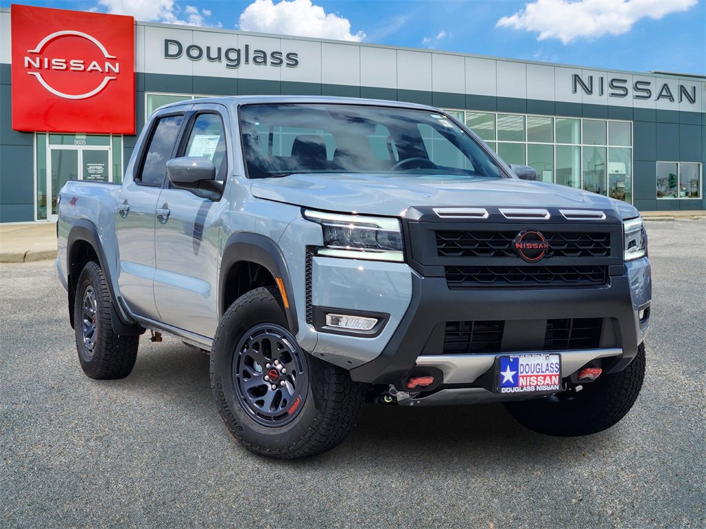 New 2025 Nissan Frontier PRO-4X w/ Interior Protection Package