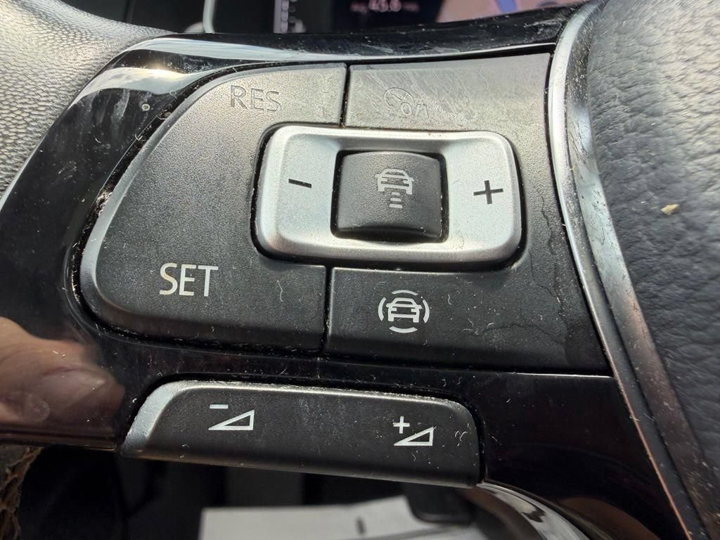 Used 2021 Volkswagen Jetta SEL Premium FWD image 16