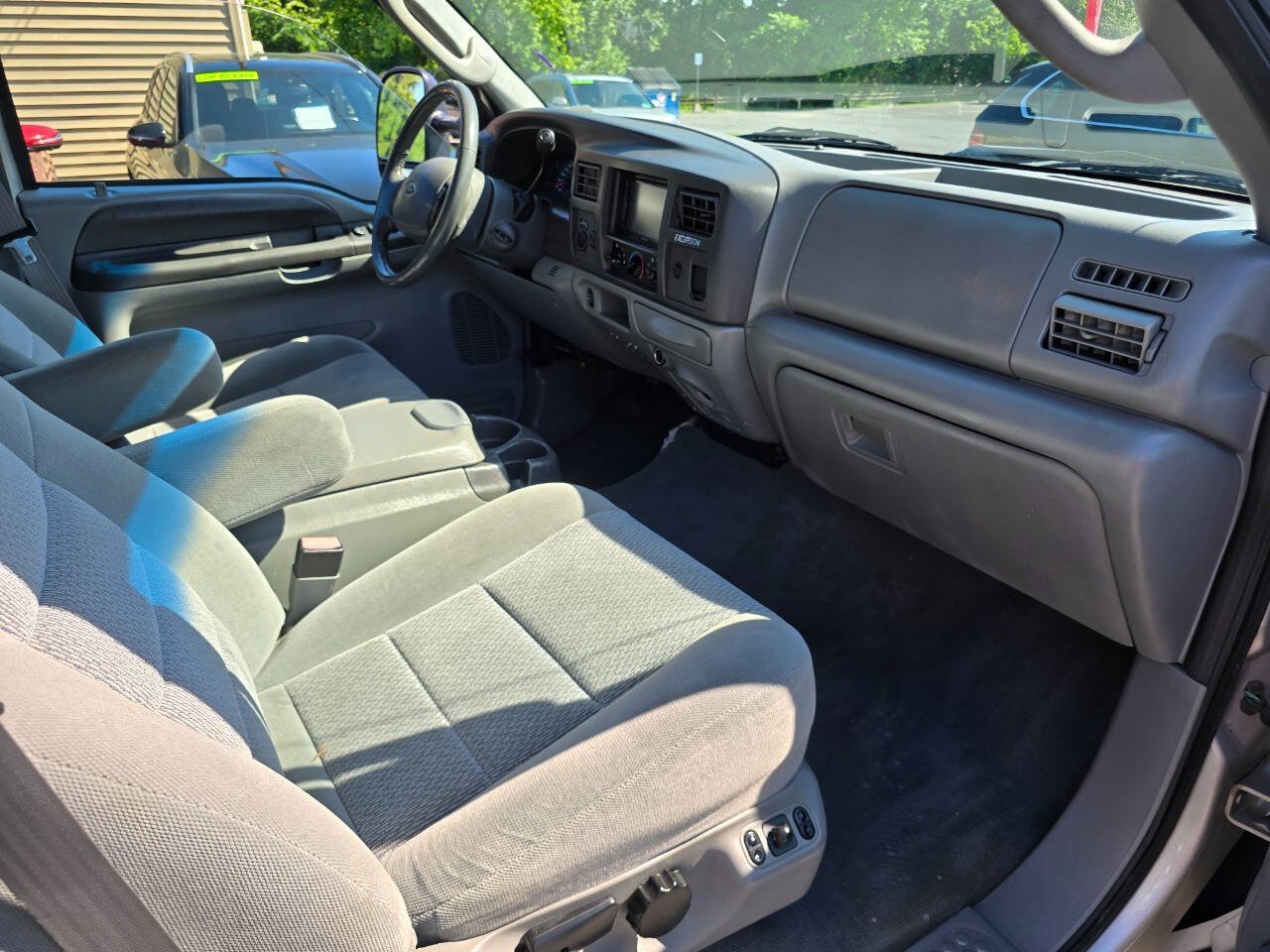 Used 2004 Ford Excursion XLT AWD/4WD image 32