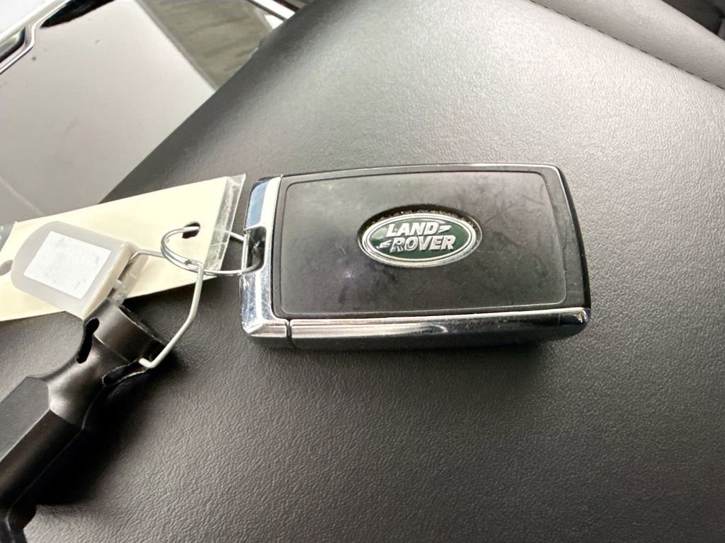 Used 2023 Land Rover Range Rover SE image 17