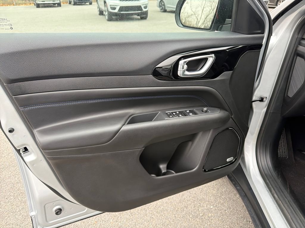 New 2026 Jeep Compass Limited w/ Sun, Sound & Navigation Group image 11