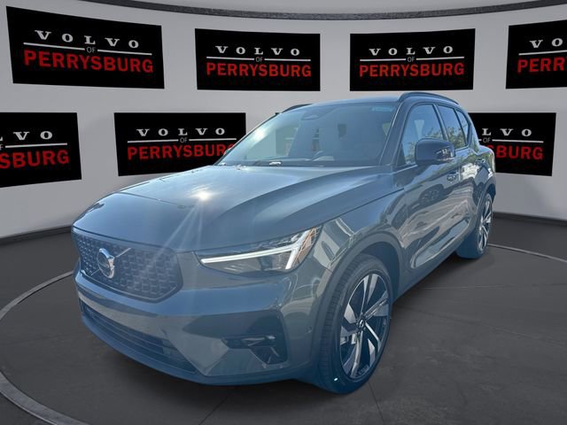 New 2026 Volvo XC40 B5 Ultra w/ Climate Package