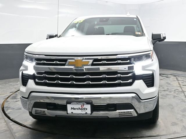 Used 2023 Chevrolet Silverado 1500 LTZ AWD/4WD image 2
