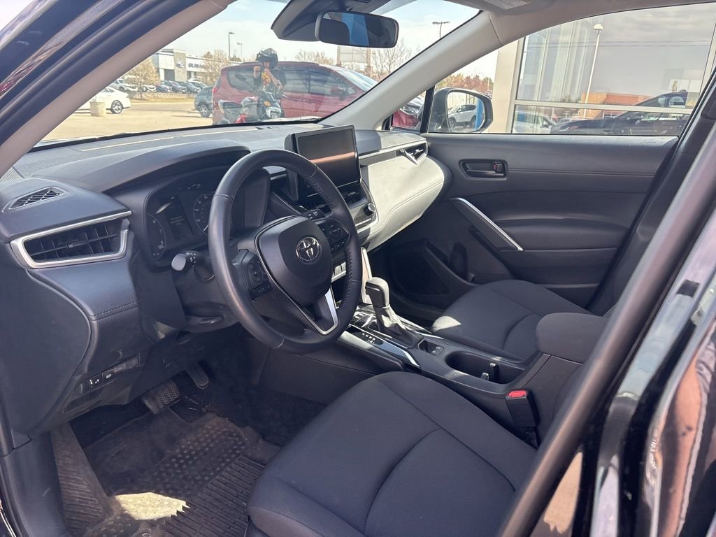 Used 2023 Toyota Corolla Cross LE image 10