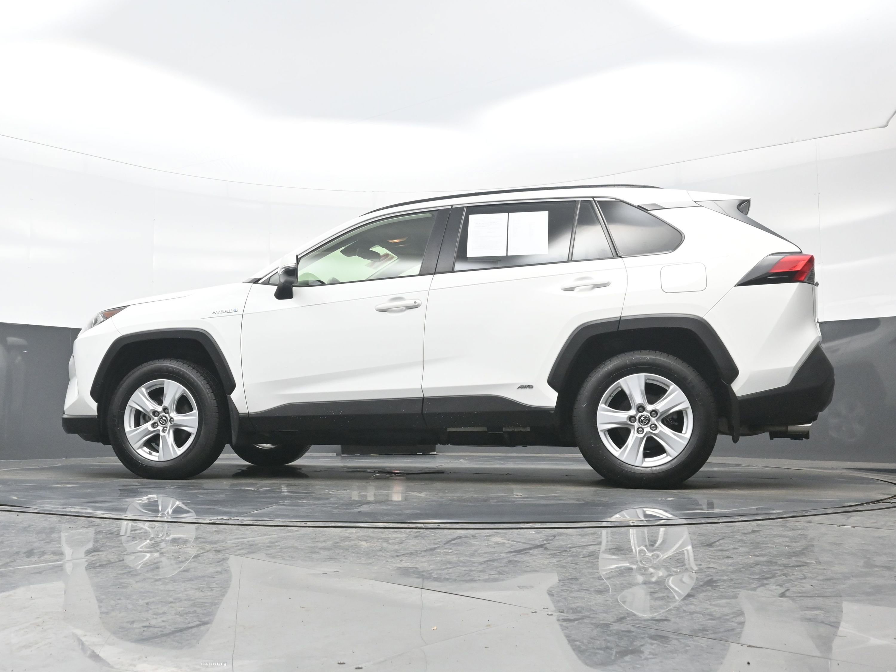Used 2019 Toyota RAV4 XLE w/ Carpet Mat Package image 29