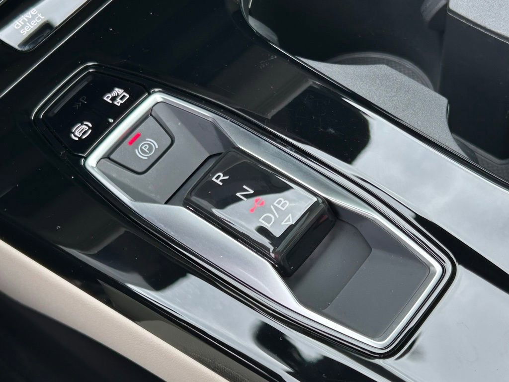 Used 2025 Audi Q6 e-tron Premium Plus w/ Premium Plus image 36