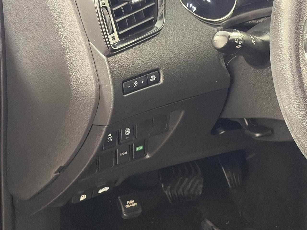 Used 2022 Nissan Rogue Sport S FWD image 12