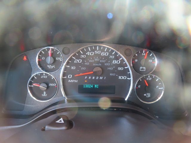 Used 2024 Chevrolet Express 2500 w/ Driver Convenience Package image 22