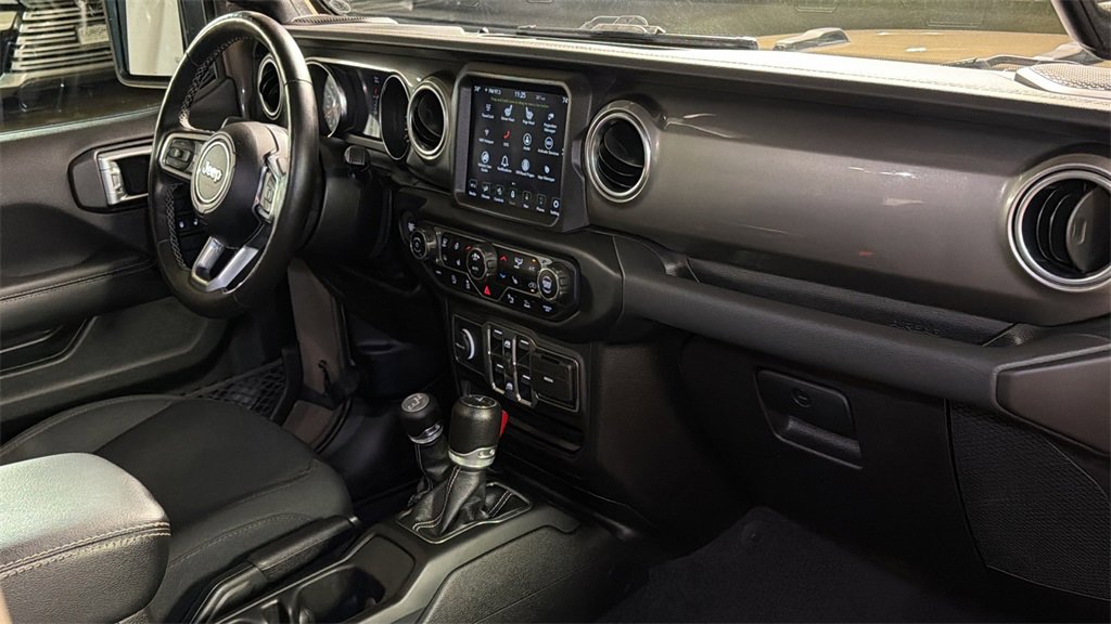 Used 2020 Jeep Gladiator Overland image 11