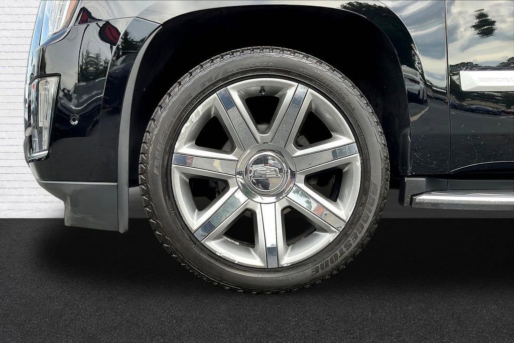 Used 2019 Cadillac Escalade Luxury RWD image 35
