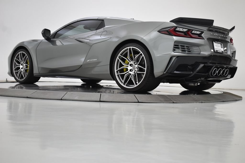 Used 2024 Chevrolet Corvette Z06 RWD image 29