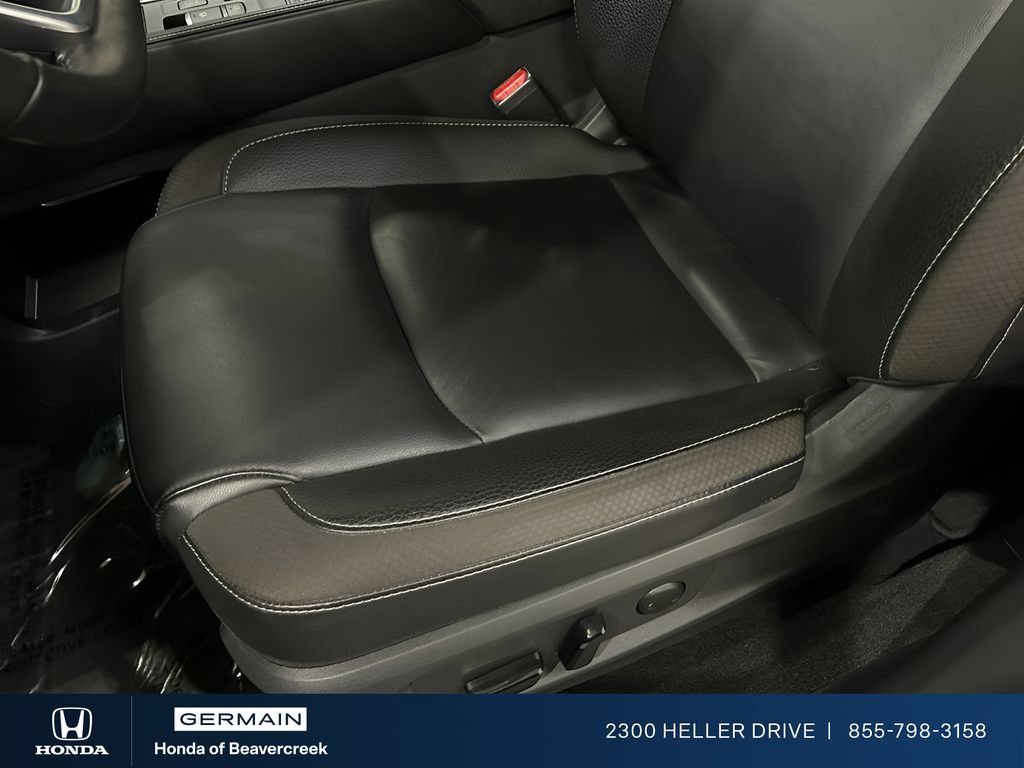 Used 2025 Nissan Pathfinder SL FWD image 19