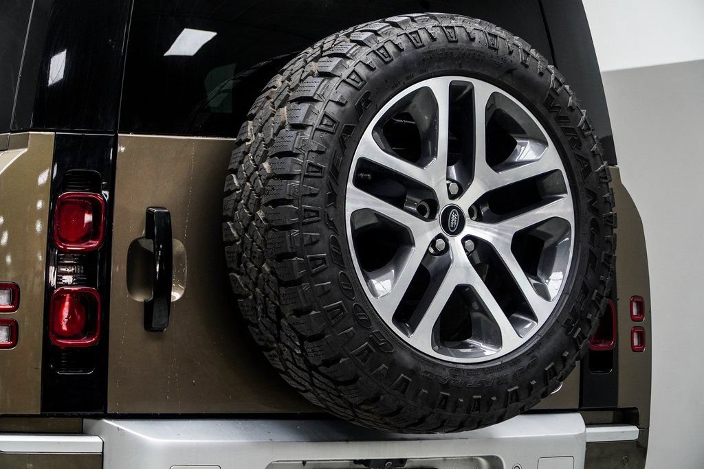 Used 2022 Land Rover Defender 110 XS Edition AWD/4WD image 13