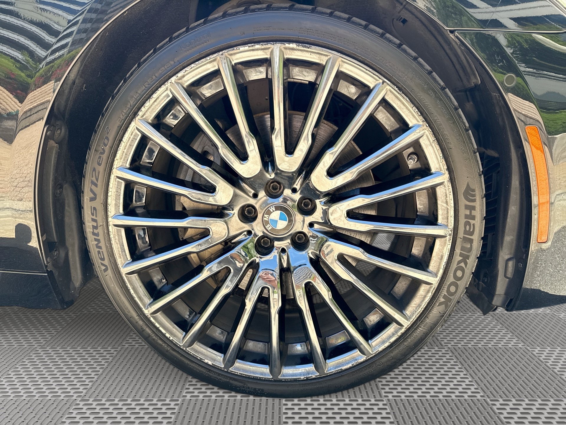 Used 2017 BMW 750i RWD image 31
