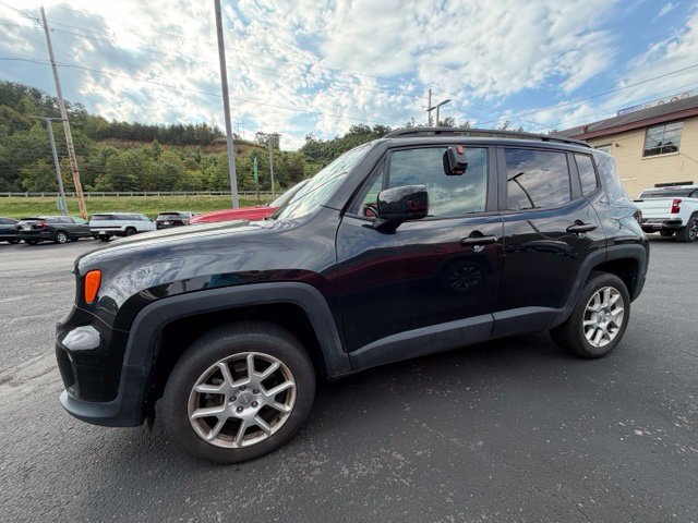 Used 2020 Jeep Renegade Latitude w/ Cold Weather Group AWD/4WD image 4
