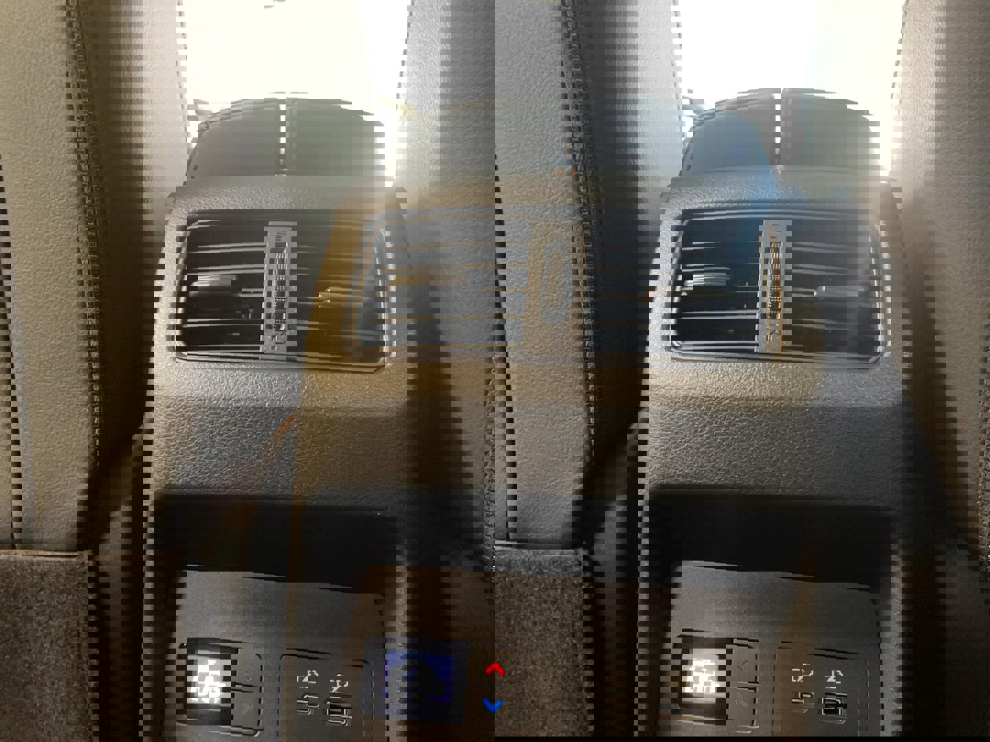 Used 2022 Nissan Rogue SL w/ SL Premium Package image 6