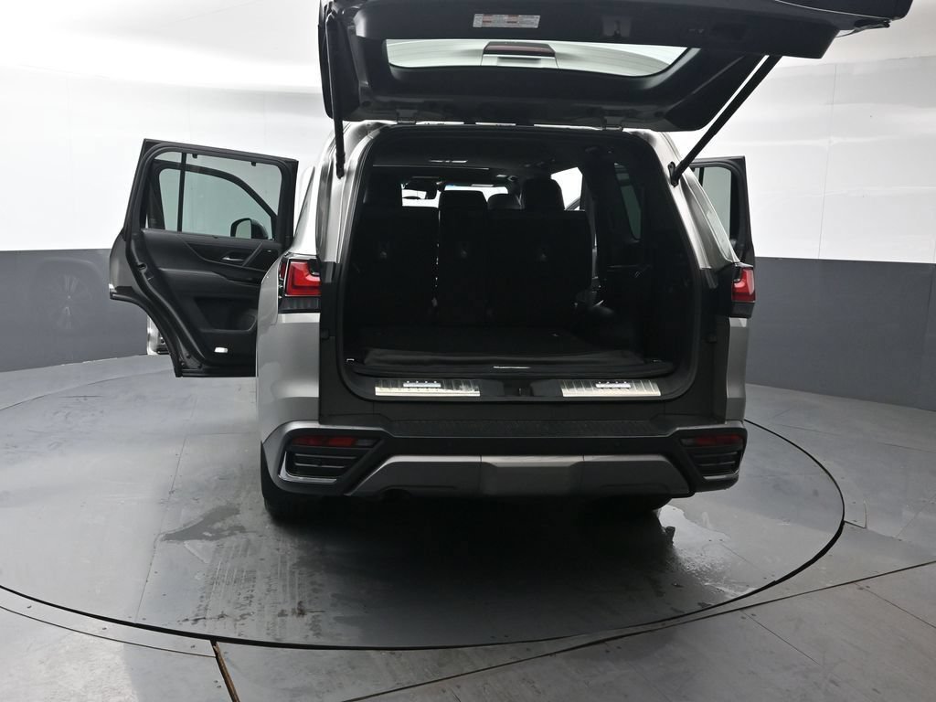 Used 2023 Lexus LX 600 4WD w/ Luxury Package image 55