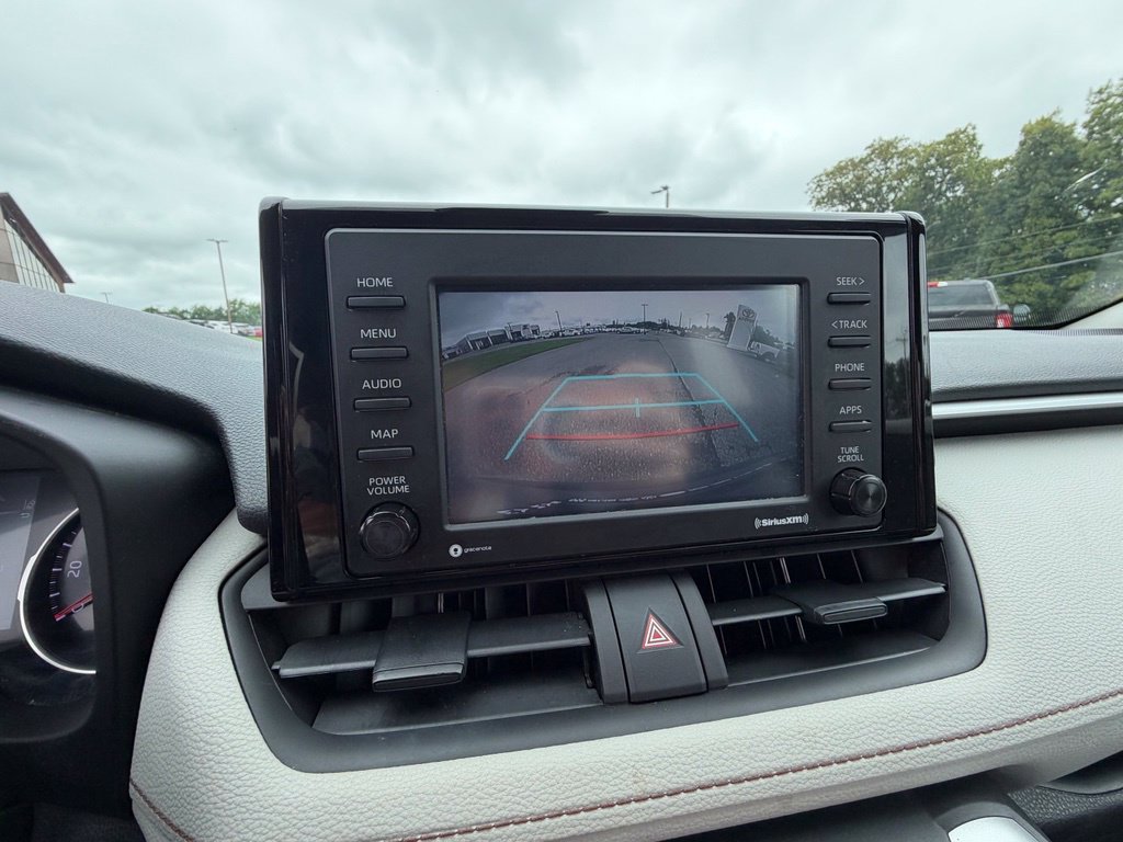 Used 2022 Toyota RAV4 XLE AWD/4WD image 20