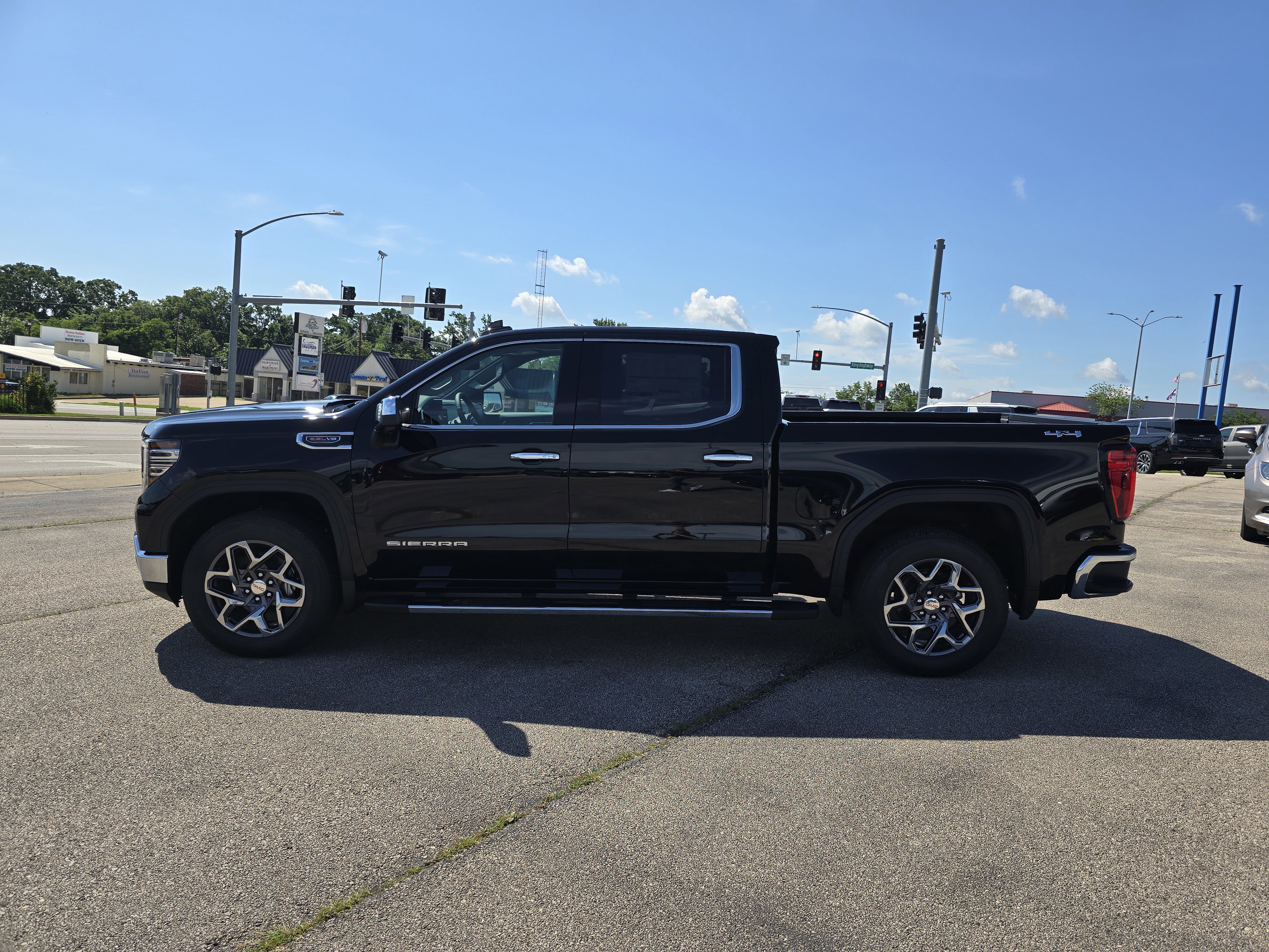 New 2025 GMC Sierra 1500 SLT w/ SLT Convenience Package image 6