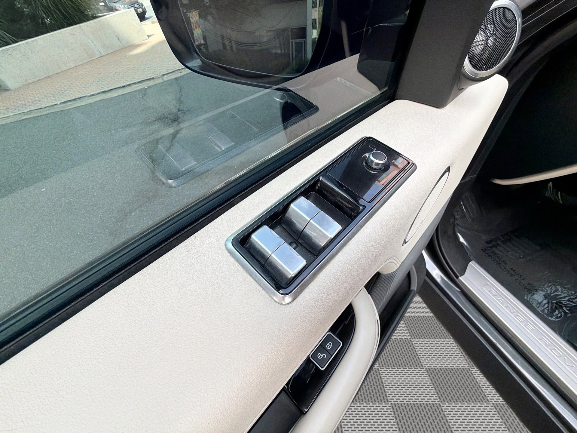 Used 2020 Land Rover Range Rover HSE AWD/4WD image 15