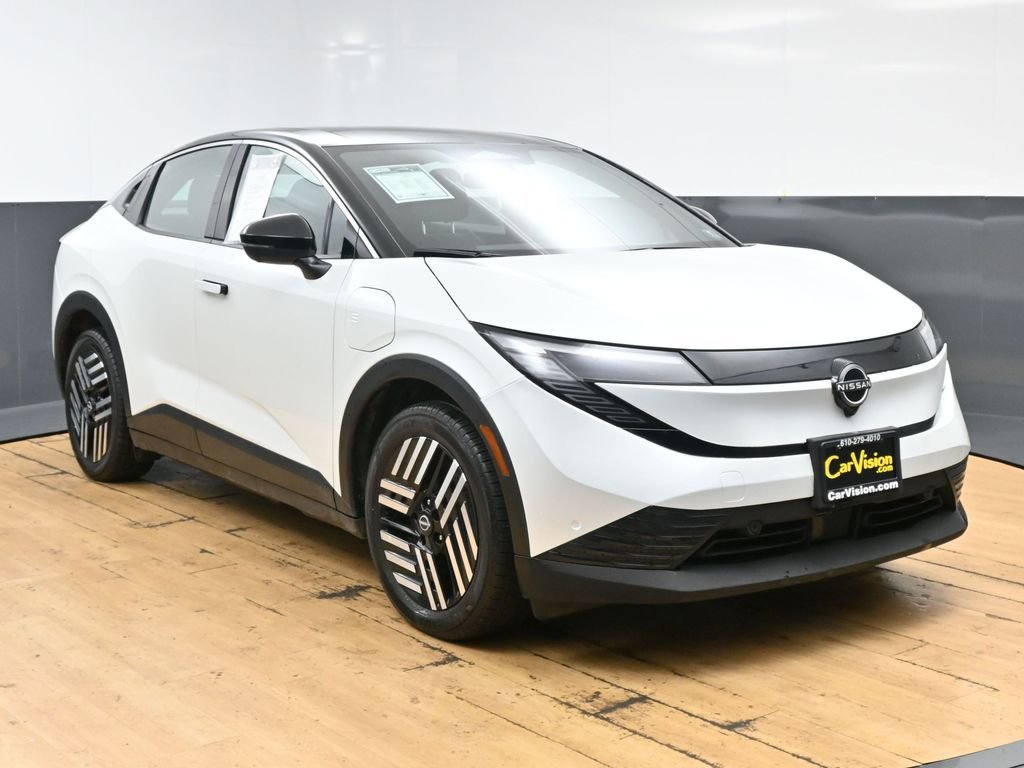 Used 2026 Nissan Leaf SV+ w/ Floor Mat Package (SV+) FWD image 3