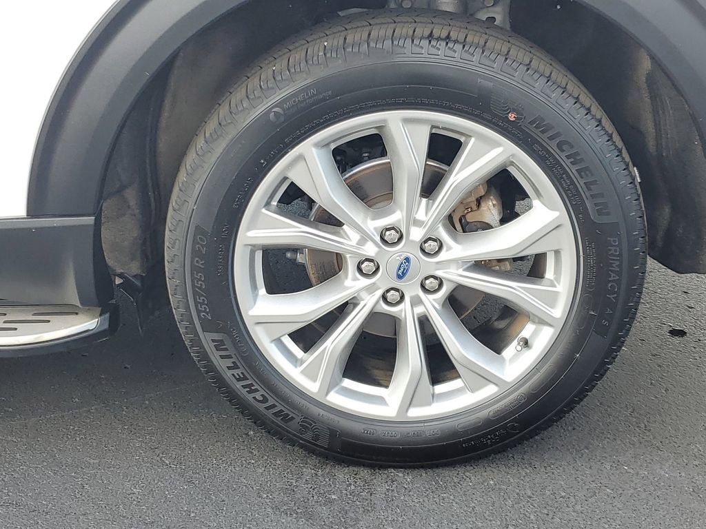 Used 2023 Ford Explorer Limited w/ Equipment Group 301A image 5