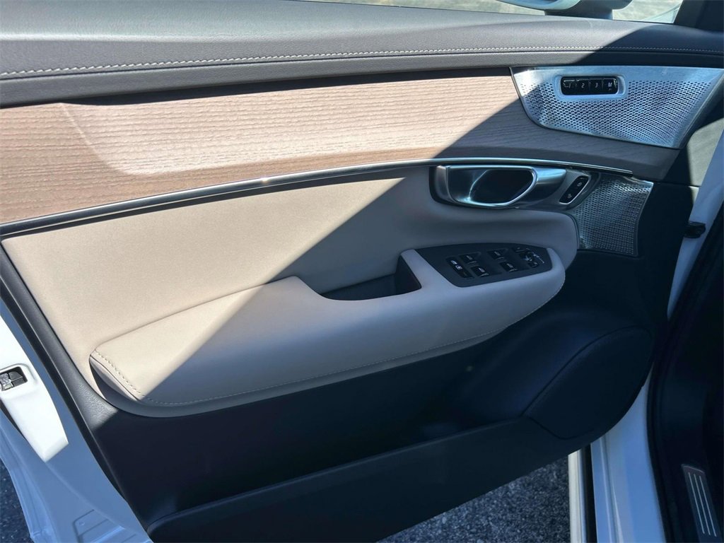 New 2026 Volvo XC90 B6 Ultra image 22
