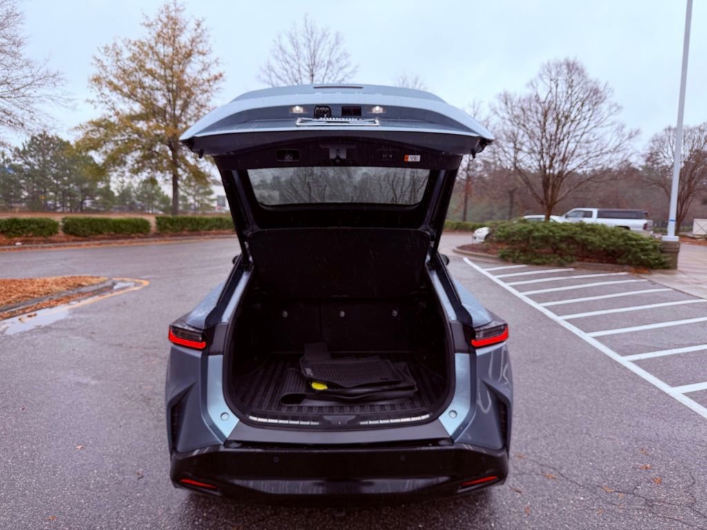 Certified 2023 Lexus RZ 450e Premium w/ Accessory Package (A2) image 18