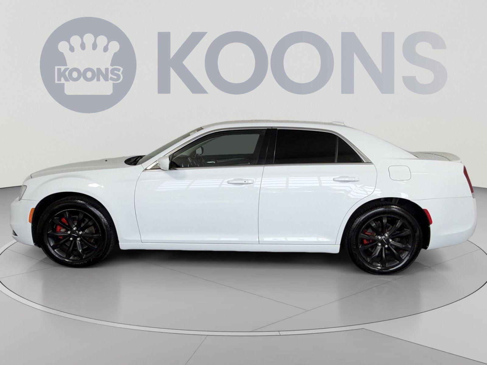 Used 2015 Chrysler 300 Limited w/ Driver Convenience Group AWD/4WD image 2