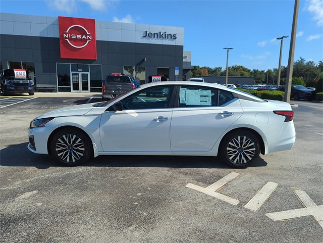 New 2025 Nissan Altima 2.5 SV image 9