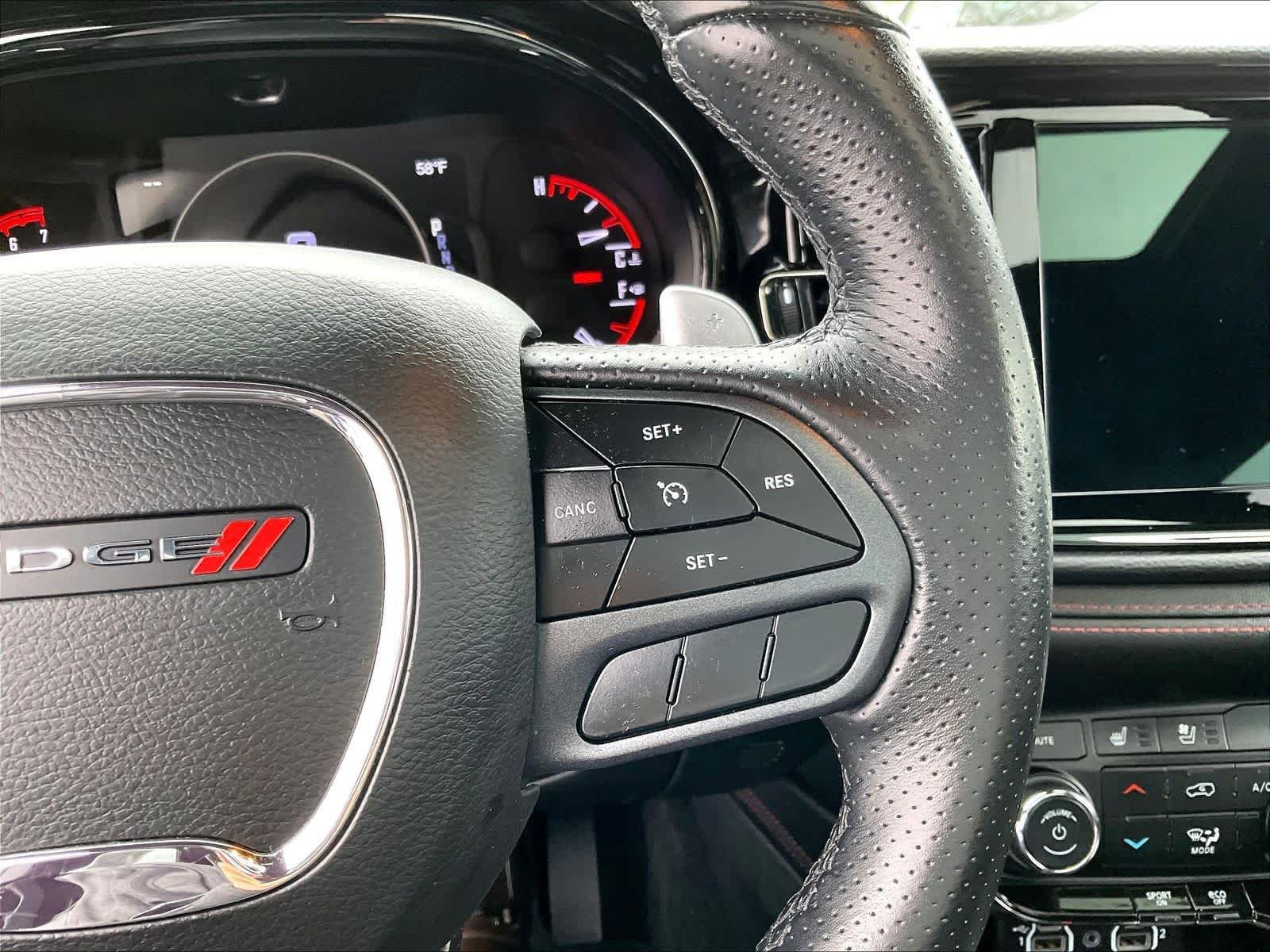 Used 2022 Dodge Durango R/T w/ Blacktop Package AWD/4WD image 25