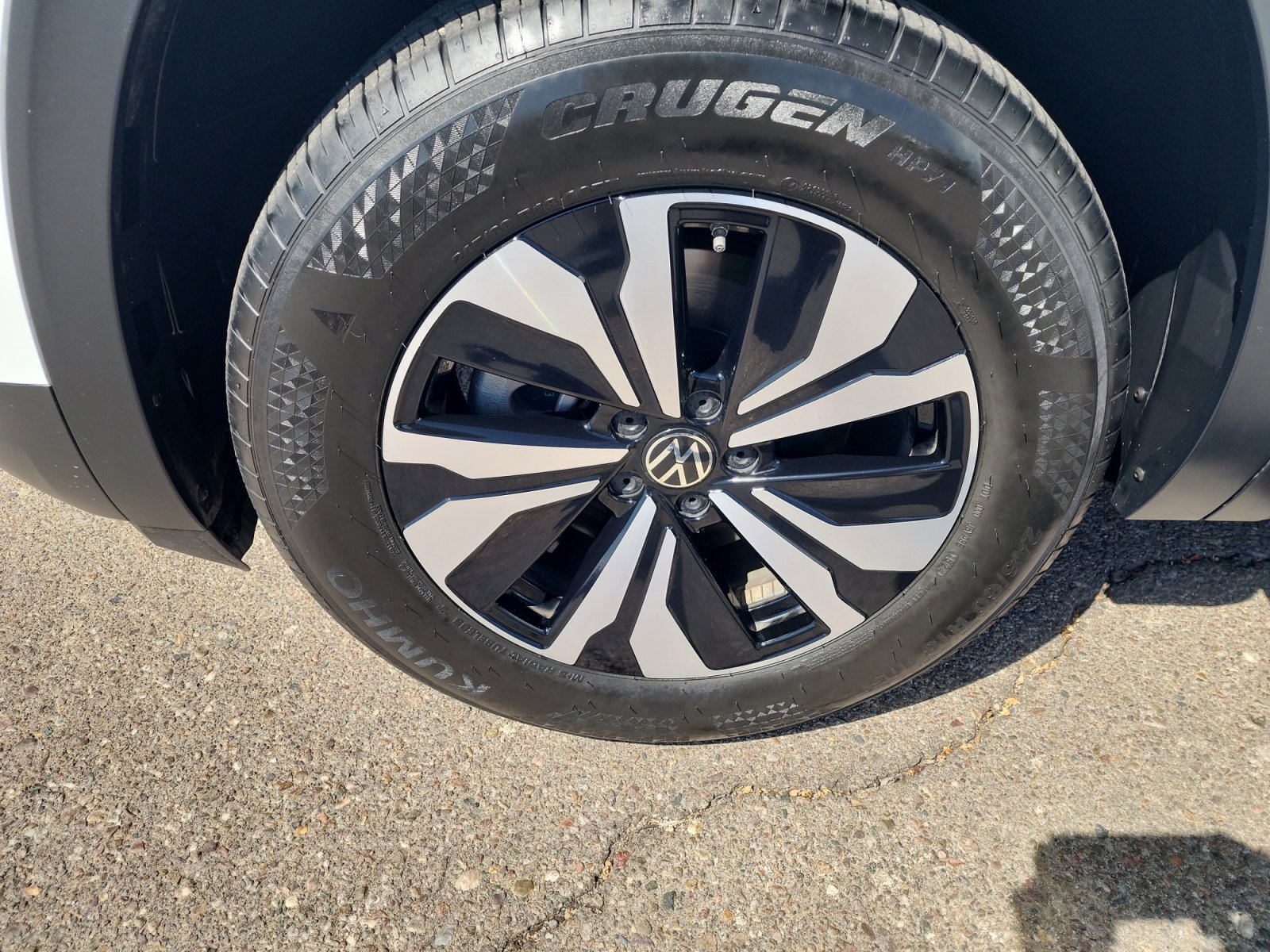 Certified 2024 Volkswagen Atlas Cross Sport SE image 26