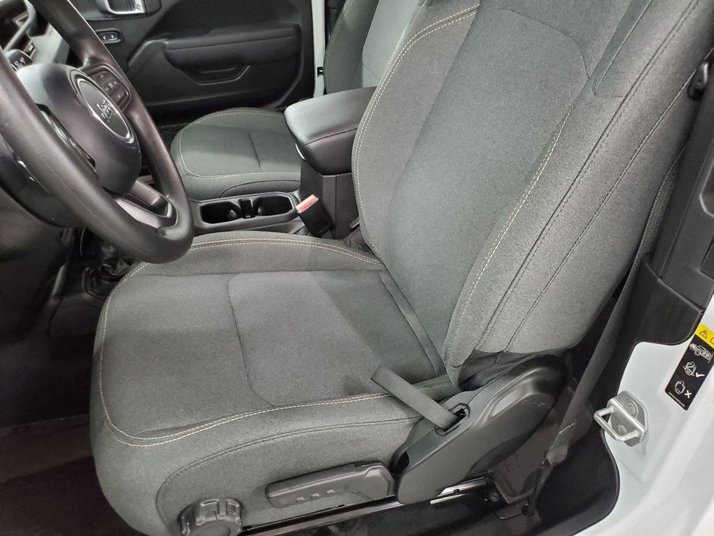 Used 2025 Jeep Wrangler Sport image 13