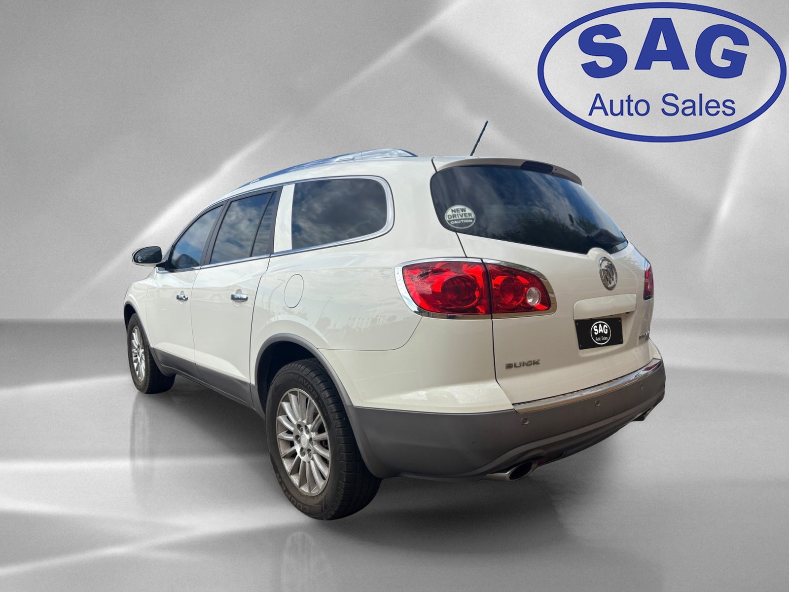 Used 2011 Buick Enclave CXL FWD image 4