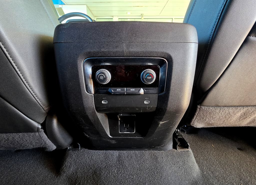 Used 2024 Chevrolet Suburban LT AWD/4WD image 69