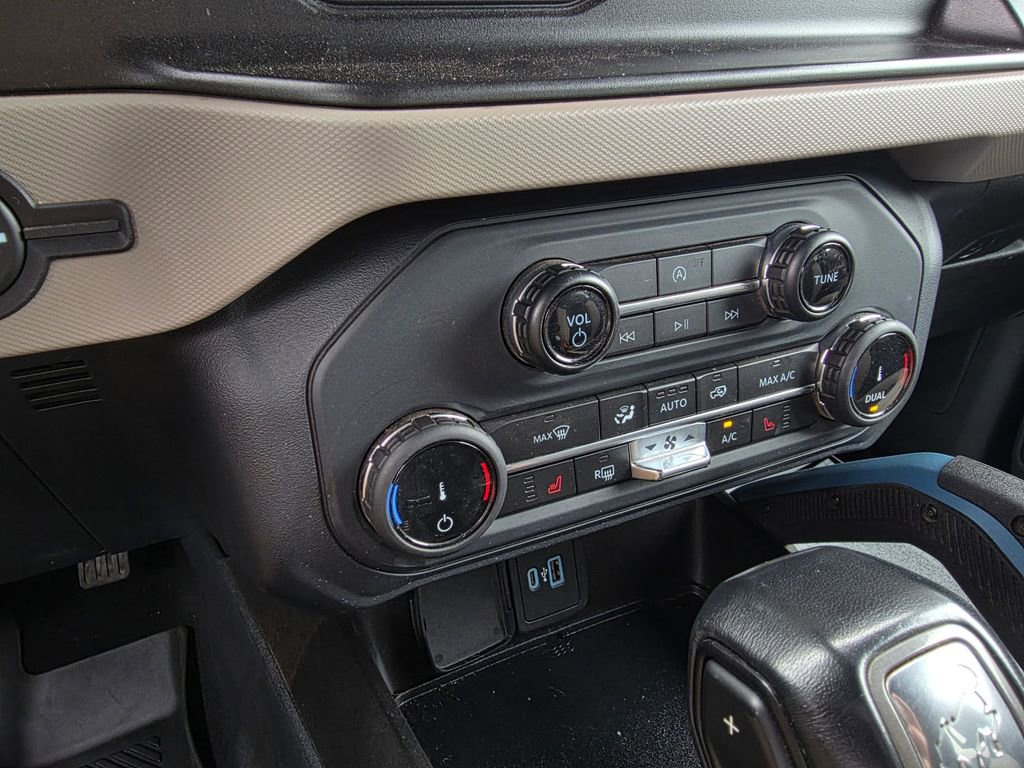 Used 2022 Ford Bronco Wildtrak image 18