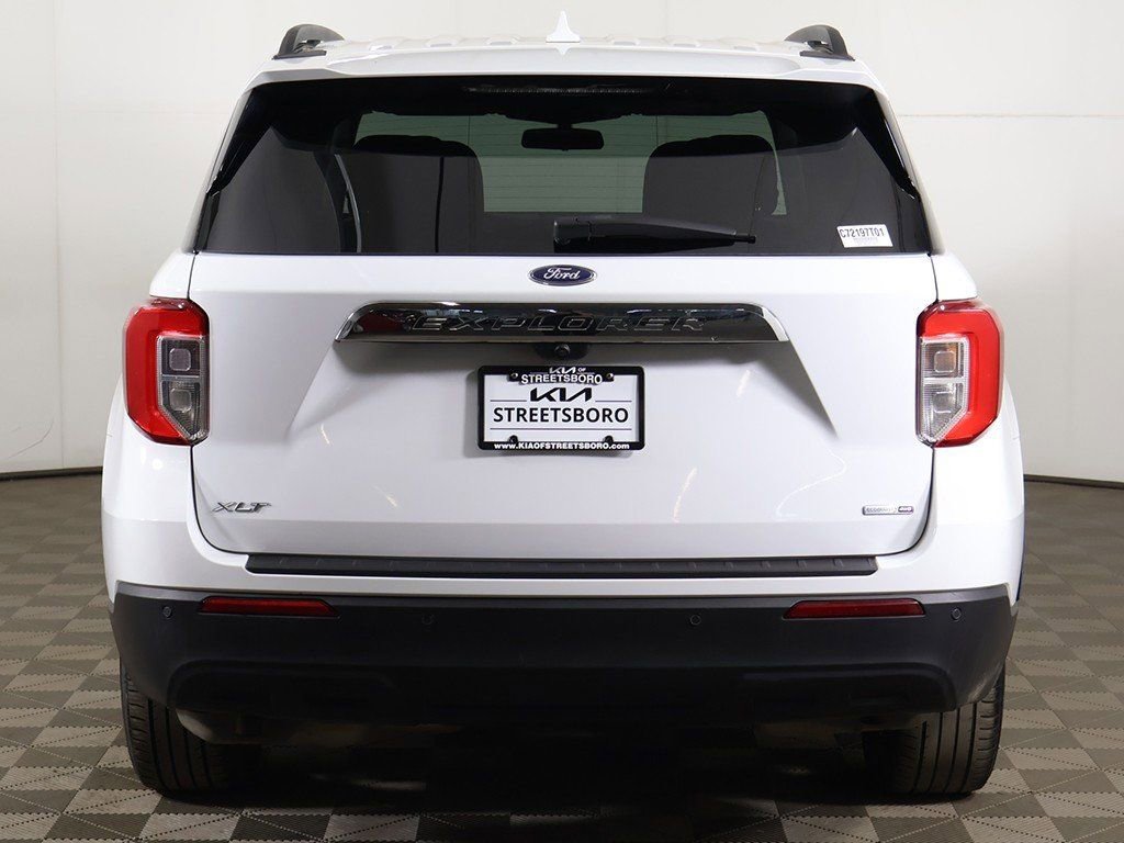 Used 2020 Ford Explorer XLT w/ Comfort Package image 12